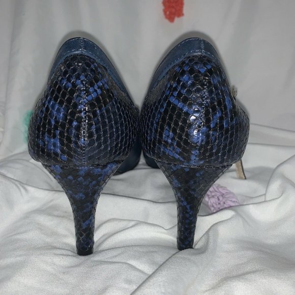 Finish The Look High Quality Navy Snake Print Scrappy Heels Size 7 Worn Once - Picture 4 of 5